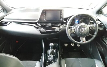 Toyota C-HR I рестайлинг, 2022 год, 8 фотография