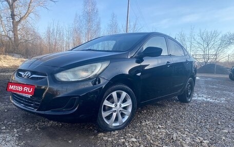 Hyundai Solaris II рестайлинг, 2011 год, 750 000 рублей, 3 фотография