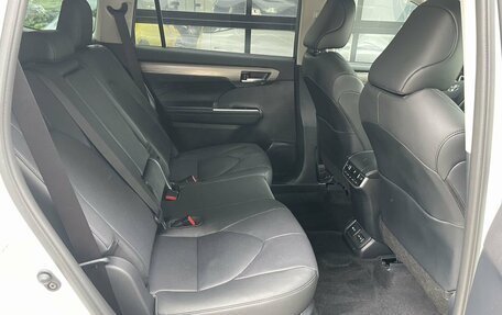 Toyota Highlander, 2025 год, 6 000 000 рублей, 14 фотография