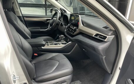 Toyota Highlander, 2025 год, 6 000 000 рублей, 12 фотография