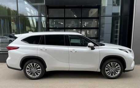 Toyota Highlander, 2025 год, 6 000 000 рублей, 4 фотография