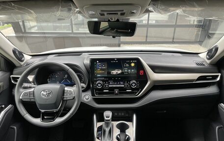 Toyota Highlander, 2025 год, 6 000 000 рублей, 24 фотография