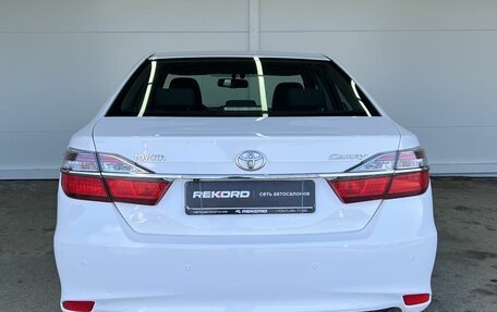 Toyota Camry, 2015 год, 2 250 000 рублей, 6 фотография