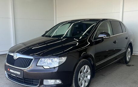 Skoda Superb III рестайлинг, 2012 год, 1 199 000 рублей, 3 фотография