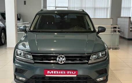 Volkswagen Tiguan II, 2020 год, 2 300 000 рублей, 2 фотография