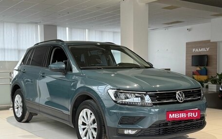 Volkswagen Tiguan II, 2020 год, 2 300 000 рублей, 3 фотография