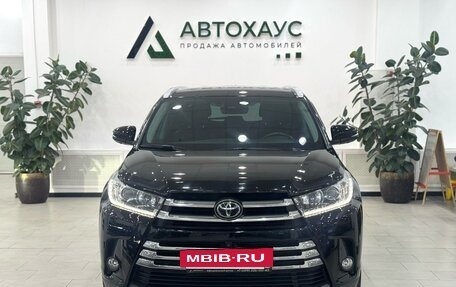 Toyota Highlander III, 2019 год, 3 450 000 рублей, 2 фотография
