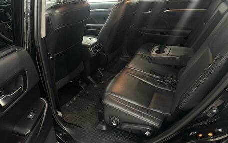 Toyota Highlander III, 2019 год, 3 450 000 рублей, 15 фотография