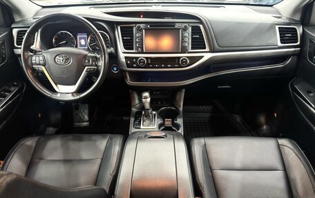 Toyota Highlander III, 2019 год, 3 450 000 рублей, 13 фотография
