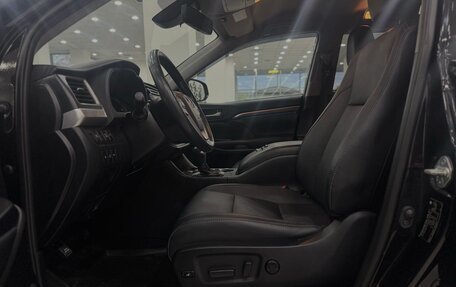 Toyota Highlander III, 2019 год, 3 450 000 рублей, 17 фотография