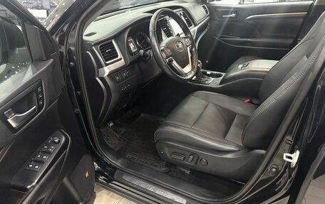 Toyota Highlander III, 2019 год, 3 450 000 рублей, 19 фотография