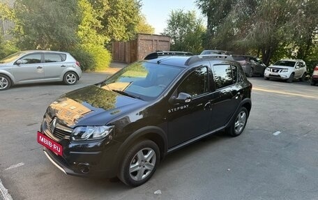 Renault Sandero II рестайлинг, 2015 год, 1 700 000 рублей, 2 фотография
