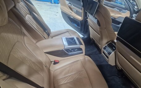 BMW 7 серия, 2016 год, 3 900 000 рублей, 13 фотография