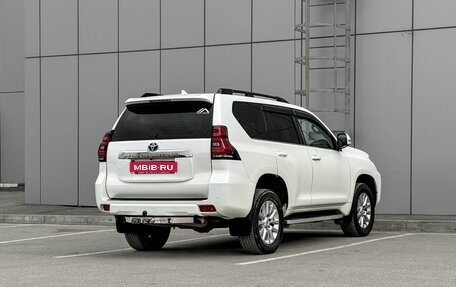 Toyota Land Cruiser Prado 150 рестайлинг 2, 2017 год, 4 300 000 рублей, 5 фотография