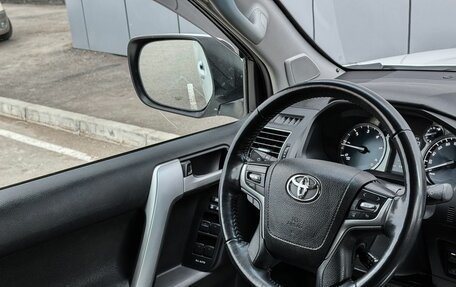 Toyota Land Cruiser Prado 150 рестайлинг 2, 2017 год, 4 300 000 рублей, 11 фотография