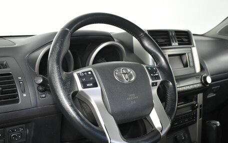 Toyota Land Cruiser Prado 150 рестайлинг 2, 2010 год, 2 459 000 рублей, 8 фотография