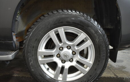 Toyota Land Cruiser Prado 150 рестайлинг 2, 2010 год, 2 459 000 рублей, 16 фотография