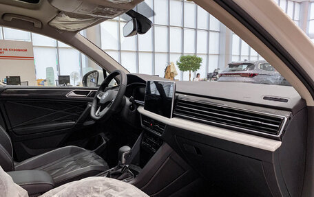 Volkswagen Tiguan II, 2023 год, 4 150 000 рублей, 11 фотография