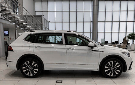 Volkswagen Tiguan II, 2023 год, 4 150 000 рублей, 4 фотография