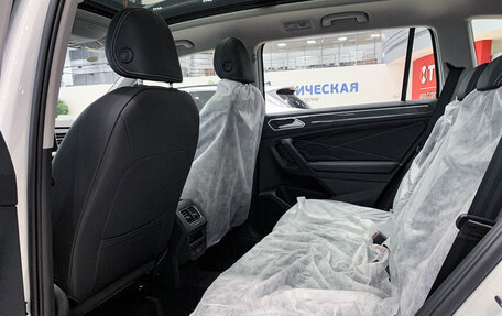 Volkswagen Tiguan II, 2023 год, 4 150 000 рублей, 12 фотография