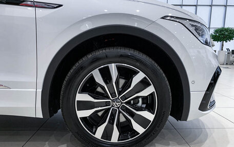 Volkswagen Tiguan II, 2023 год, 4 150 000 рублей, 18 фотография