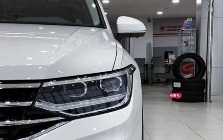 Volkswagen Tiguan II, 2023 год, 4 150 000 рублей, 17 фотография