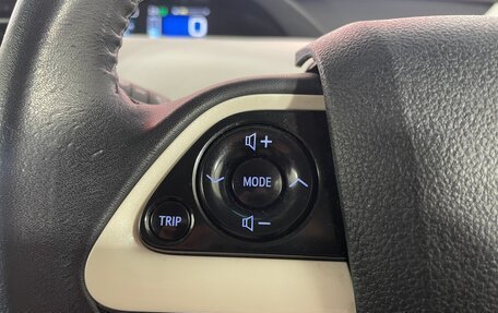 Toyota Prius IV XW50, 2016 год, 1 646 000 рублей, 15 фотография