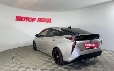 Toyota Prius IV XW50, 2016 год, 1 646 000 рублей, 6 фотография