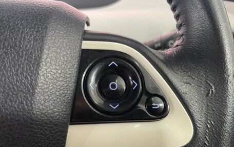 Toyota Prius IV XW50, 2016 год, 1 646 000 рублей, 16 фотография