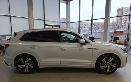 Volkswagen Touareg III, 2018 год, 4 797 000 рублей, 4 фотография