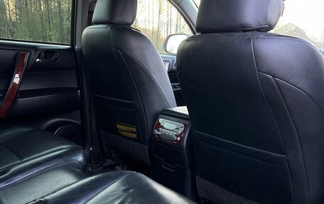 Toyota Highlander III, 2011 год, 2 000 000 рублей, 2 фотография