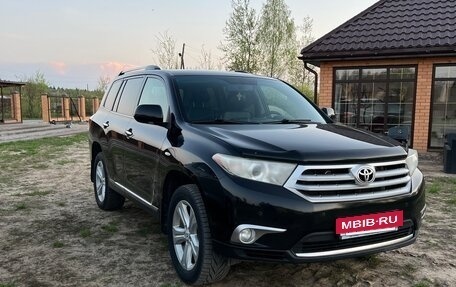 Toyota Highlander III, 2011 год, 2 000 000 рублей, 9 фотография