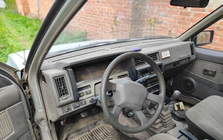 Nissan Terrano II рестайлинг, 1989 год, 200 000 рублей, 7 фотография
