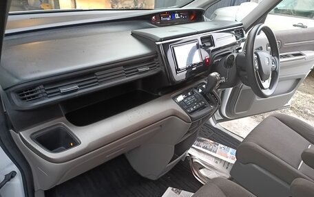Honda Stepwgn IV, 2020 год, 2 000 000 рублей, 15 фотография