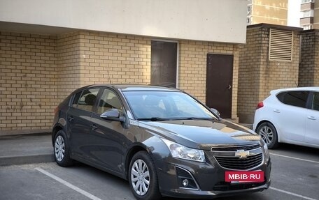 Chevrolet Cruze II, 2014 год, 1 090 000 рублей, 2 фотография