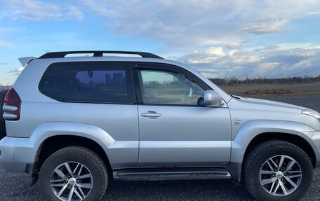 Toyota Land Cruiser Prado 120 рестайлинг, 2003 год, 2 250 000 рублей, 5 фотография