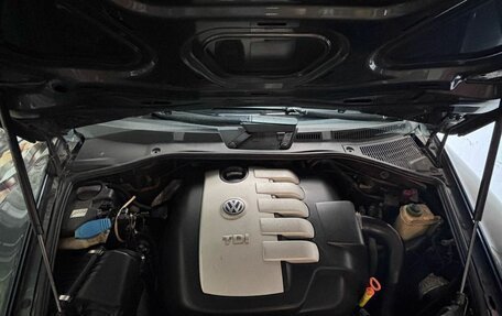 Volkswagen Touareg III, 2005 год, 1 100 000 рублей, 3 фотография