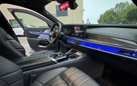 BMW 7 серия, 2022 год, 22 000 000 рублей, 13 фотография