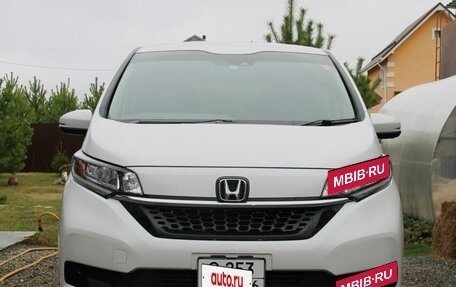Honda Freed II, 2021 год, 1 930 000 рублей, 2 фотография