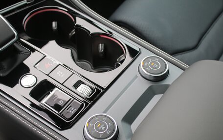 Volkswagen Touareg III, 2024 год, 12 500 000 рублей, 18 фотография
