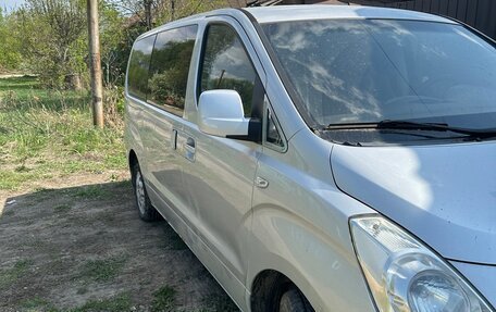 Hyundai Grand Starex Grand Starex I рестайлинг 2, 2010 год, 890 000 рублей, 3 фотография