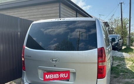 Hyundai Grand Starex Grand Starex I рестайлинг 2, 2010 год, 890 000 рублей, 4 фотография