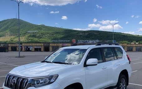 Toyota Land Cruiser Prado 150 рестайлинг 2, 2018 год, 6 500 000 рублей, 3 фотография