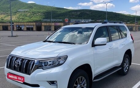 Toyota Land Cruiser Prado 150 рестайлинг 2, 2018 год, 6 500 000 рублей, 2 фотография