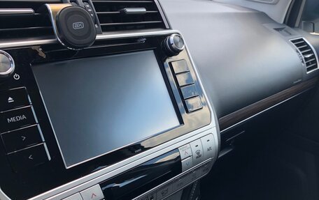 Toyota Land Cruiser Prado 150 рестайлинг 2, 2018 год, 6 500 000 рублей, 11 фотография