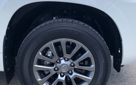 Toyota Land Cruiser Prado 150 рестайлинг 2, 2018 год, 6 500 000 рублей, 8 фотография