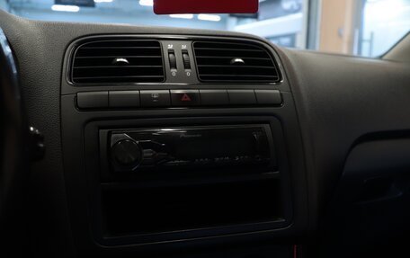 Volkswagen Polo VI (EU Market), 2011 год, 635 000 рублей, 17 фотография
