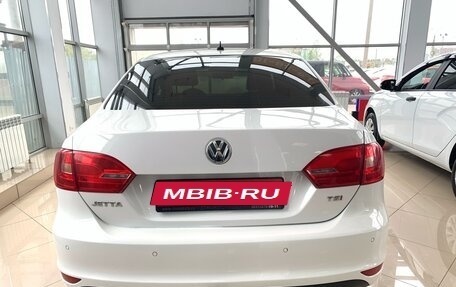 Volkswagen Jetta VI, 2013 год, 919 000 рублей, 6 фотография