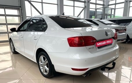 Volkswagen Jetta VI, 2013 год, 919 000 рублей, 3 фотография