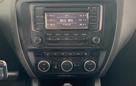 Volkswagen Jetta VI, 2013 год, 919 000 рублей, 20 фотография